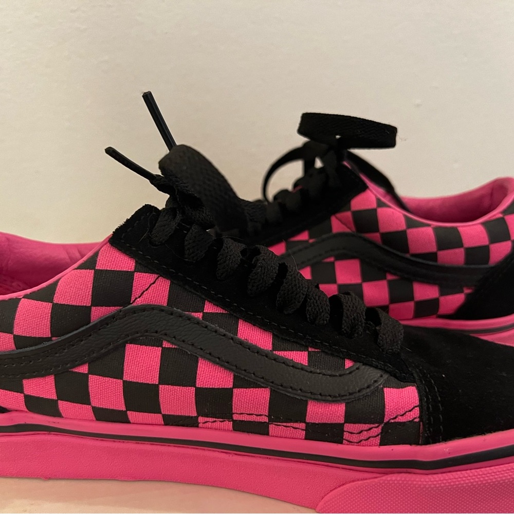 Pink & Black checkered “old skool” Vans